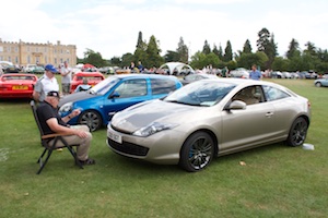 Admiring or telling off a Renault Megane Coupe
