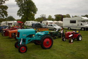 Small Tractor with diddy tractor